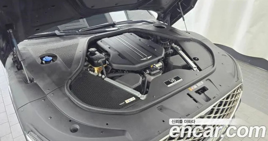 Genesis G90 