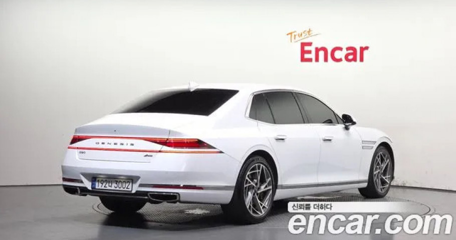 Genesis G90 