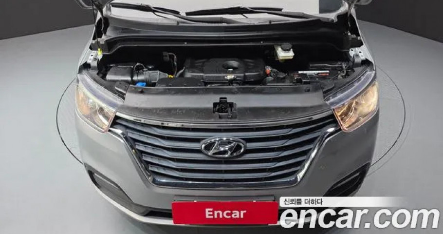 Hyundai Starex 