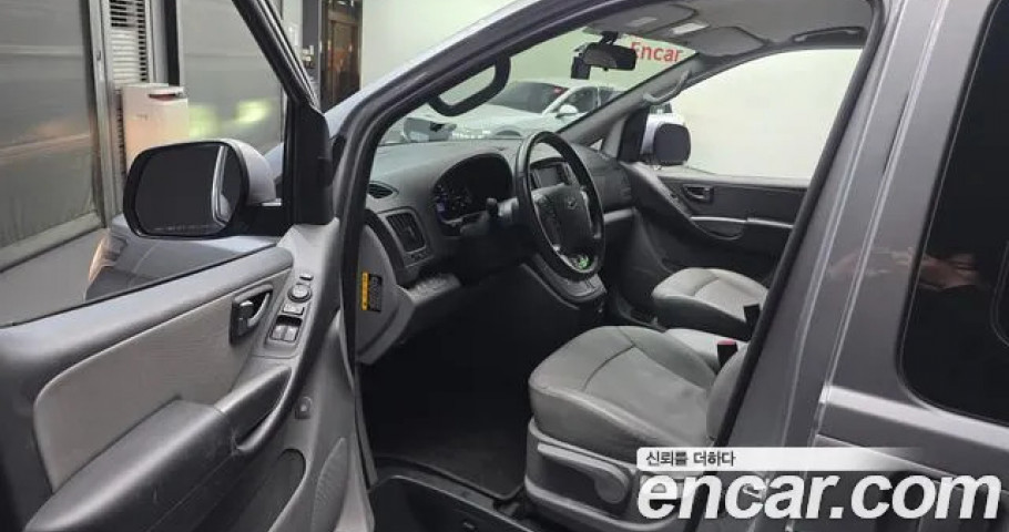 Hyundai Starex 