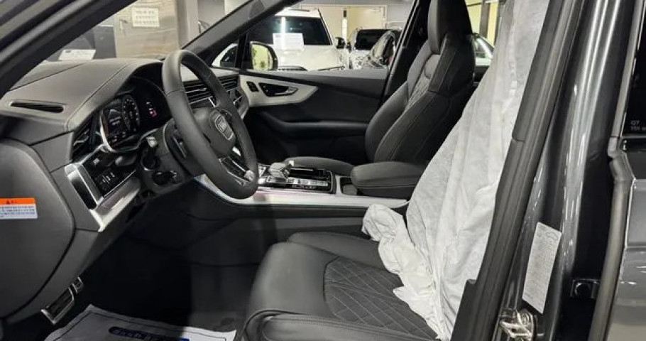 Audi Q7 