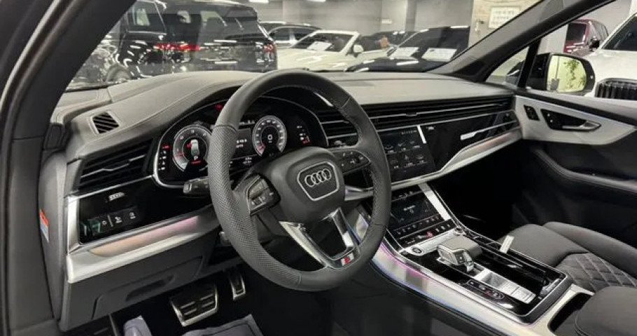 Audi Q7 