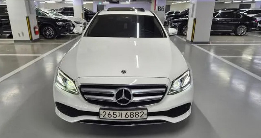 Mercedes-Benz E-Class 