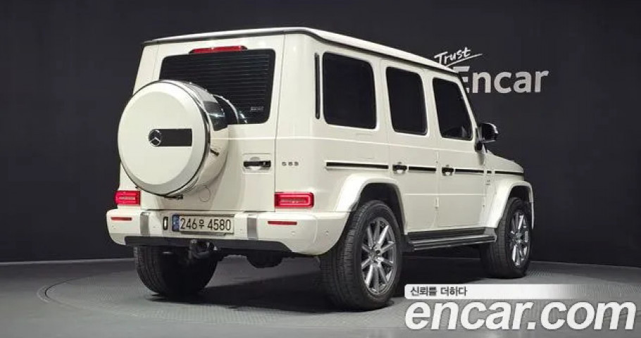 Mercedes-Benz G-Class 