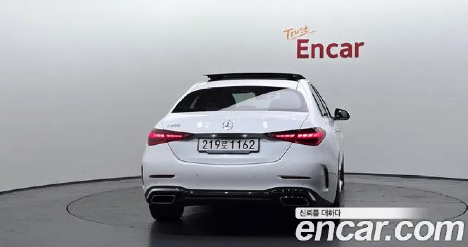 Mercedes-Benz C-Class 
