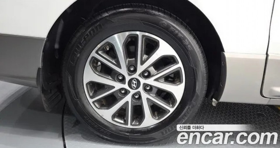 Hyundai Starex 