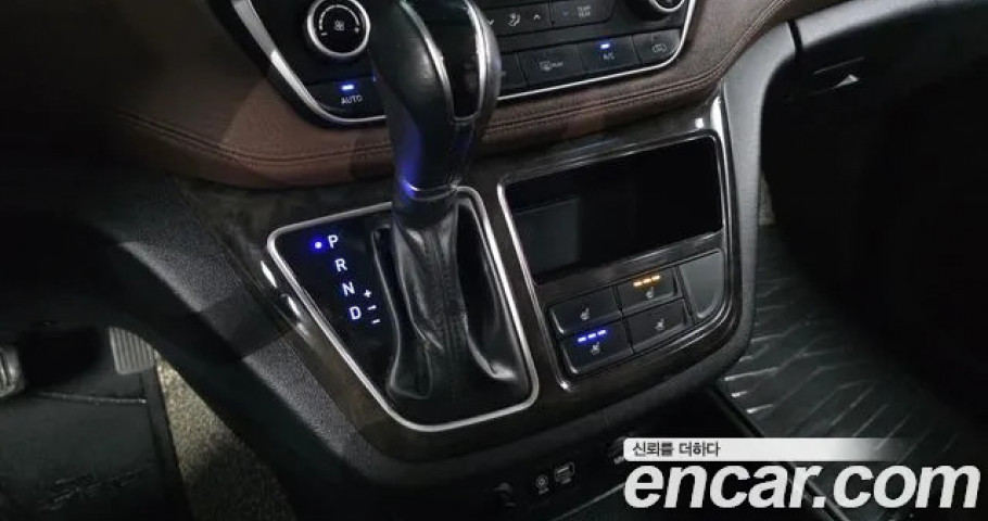 Hyundai Starex 