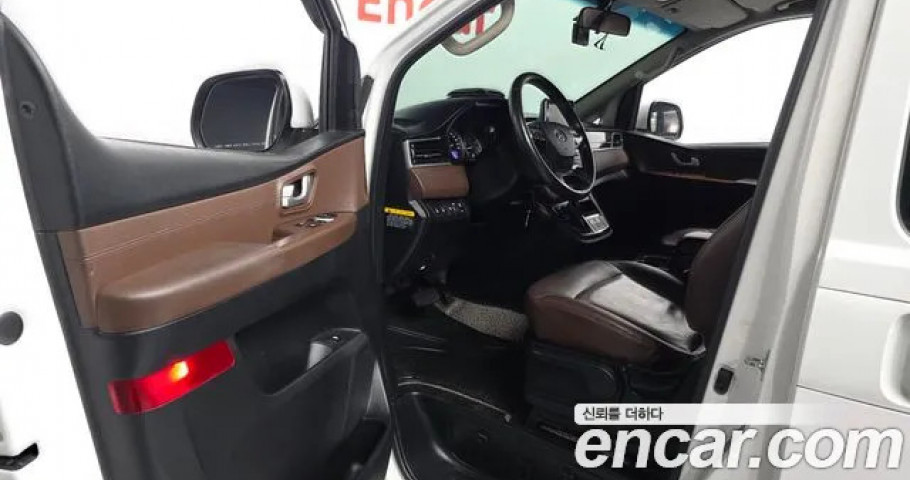 Hyundai Starex 