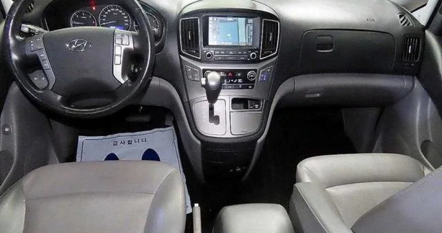 Hyundai Starex 