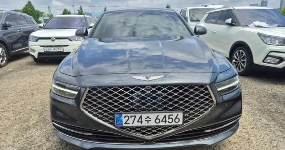 Genesis G90 