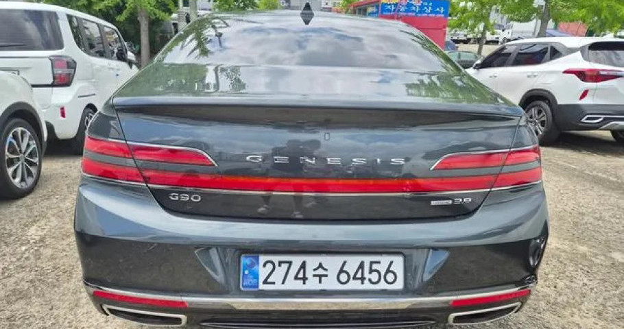 Genesis G90 