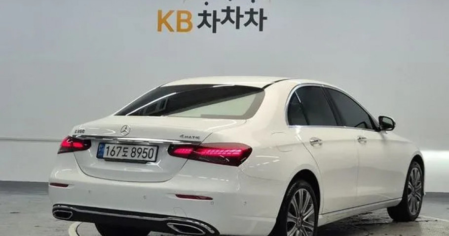Mercedes-Benz E-Class 
