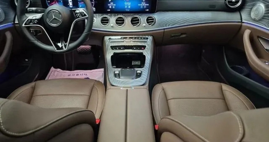 Mercedes-Benz E-Class 