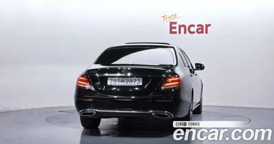 Mercedes-Benz E-Class 