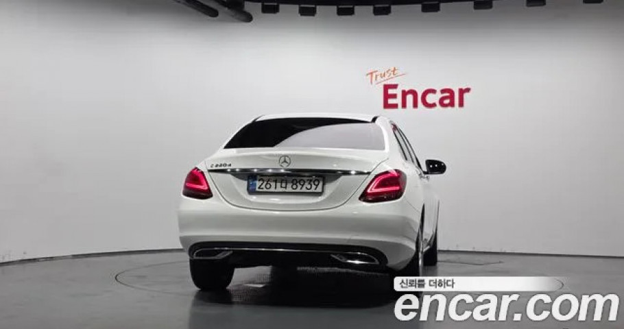 Mercedes-Benz C-Class 