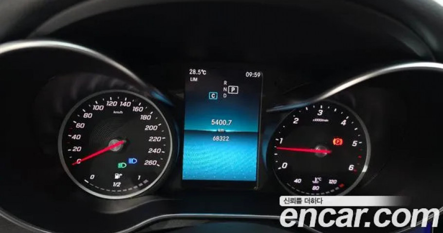 Mercedes-Benz C-Class 