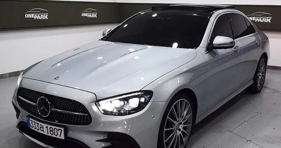 Mercedes-Benz E-Class 