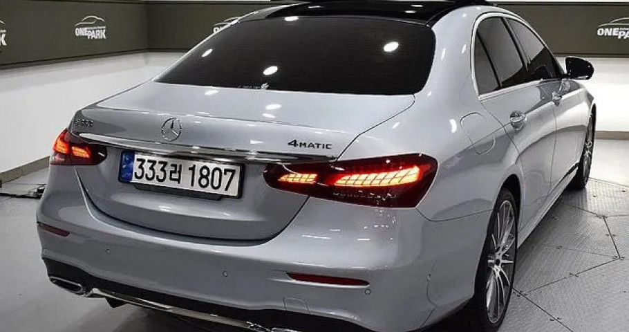 Mercedes-Benz E-Class 