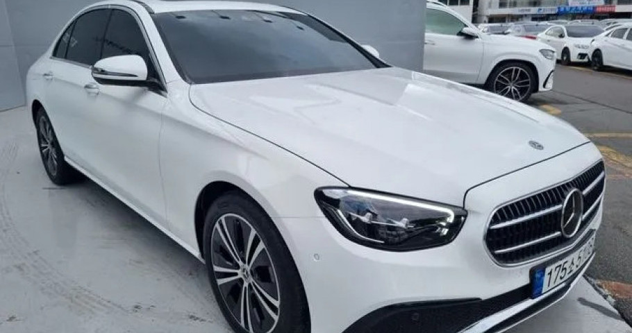 Mercedes-Benz E-Class 