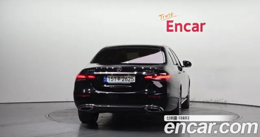 Mercedes-Benz E-Class 