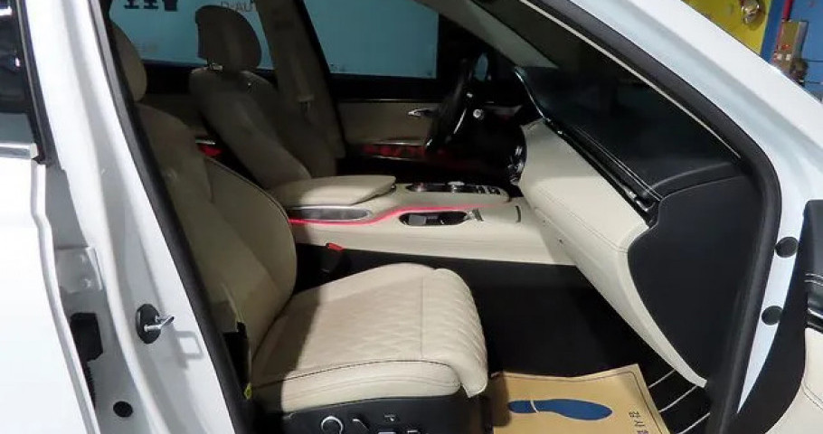 Genesis Gv70 