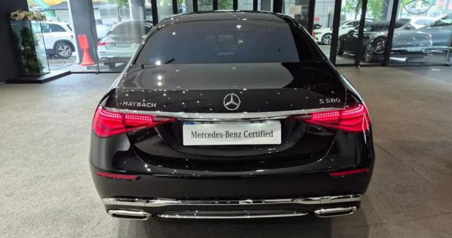 Mercedes-Benz S-Class 