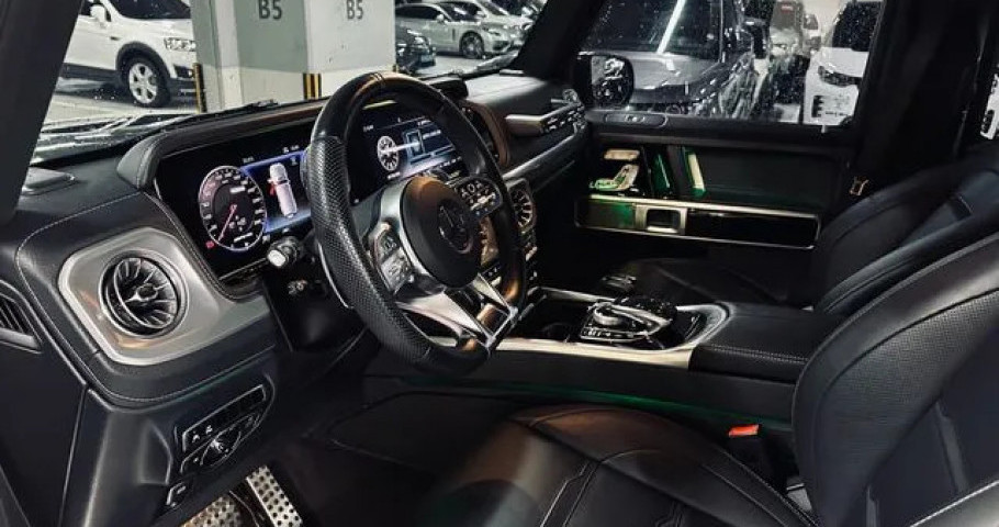 Mercedes-Benz G-Class 