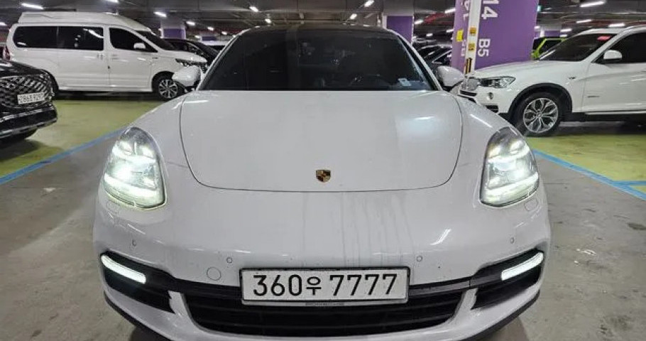 Porsche Panamera 