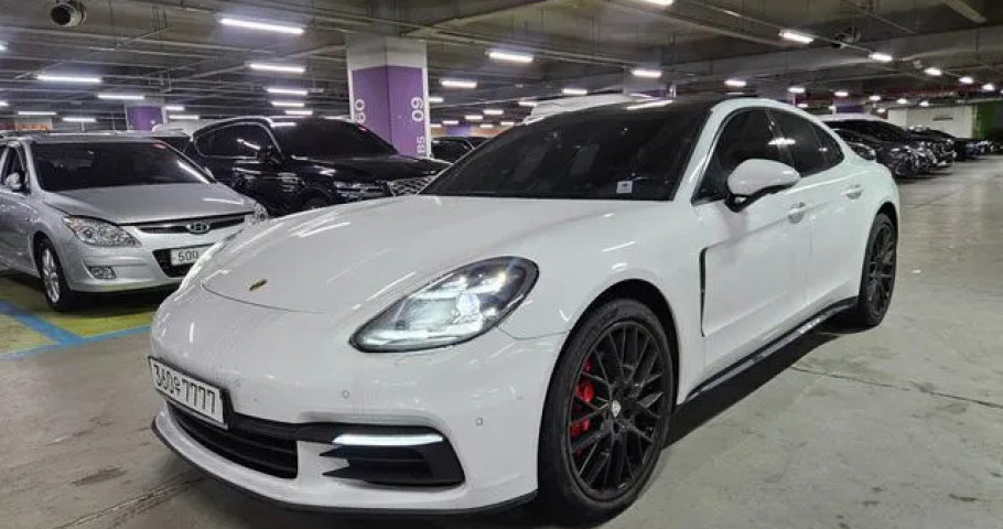 Porsche Panamera 