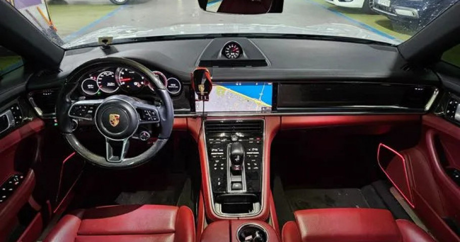 Porsche Panamera 