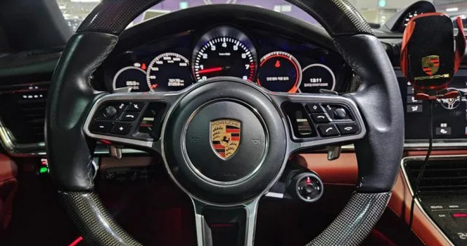 Porsche Panamera 