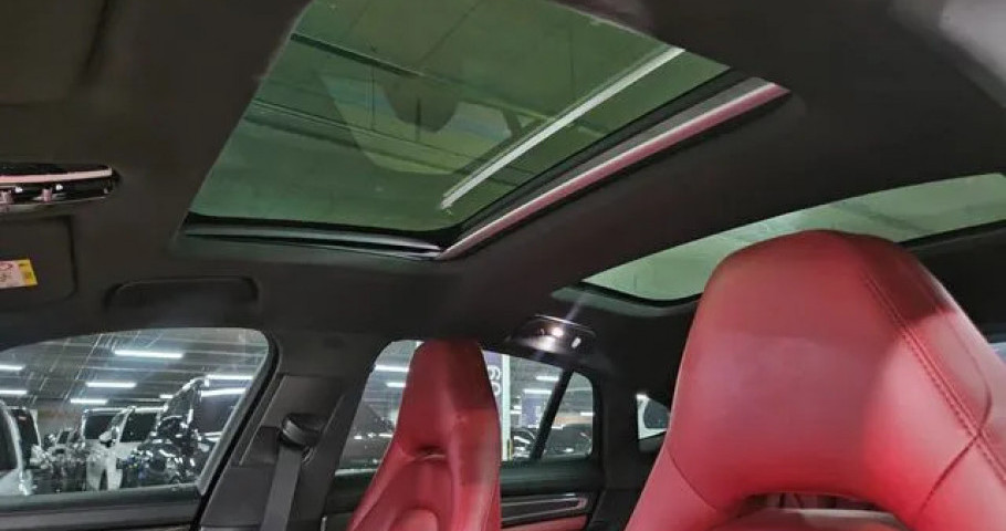 Porsche Panamera 