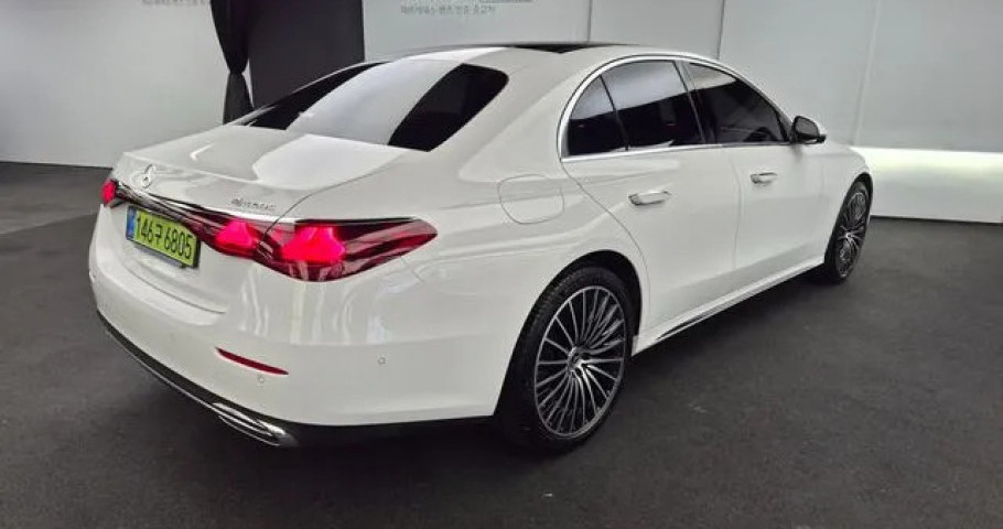 Mercedes-Benz E-Class 