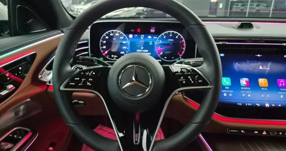 Mercedes-Benz E-Class 