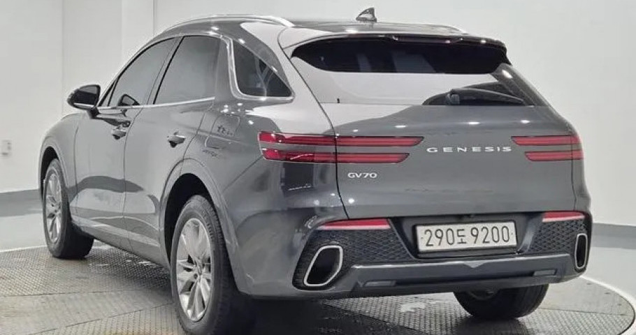 Genesis Gv70 