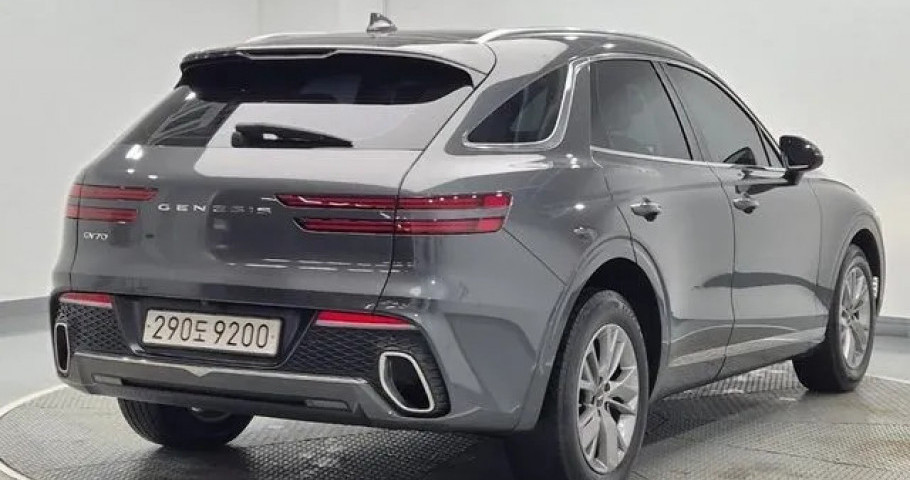 Genesis Gv70 