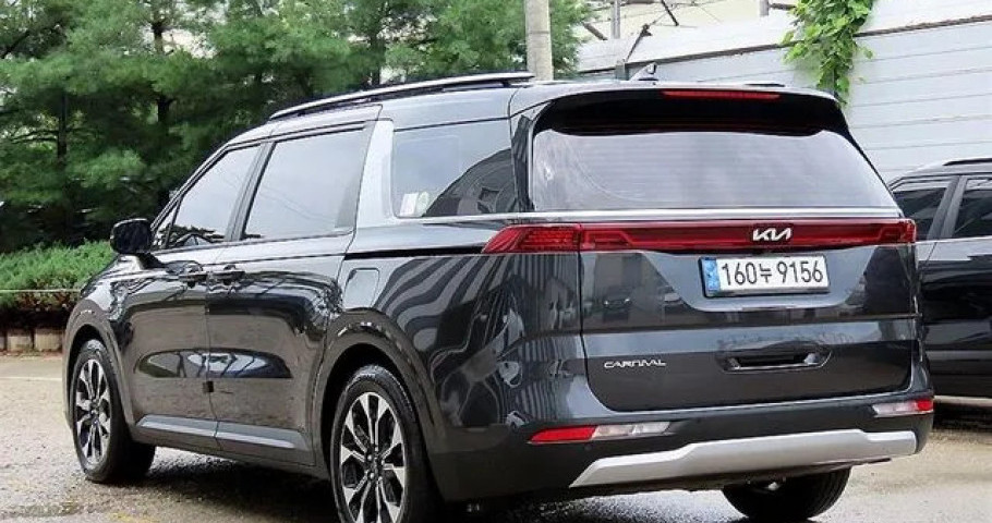 Kia Carnival 