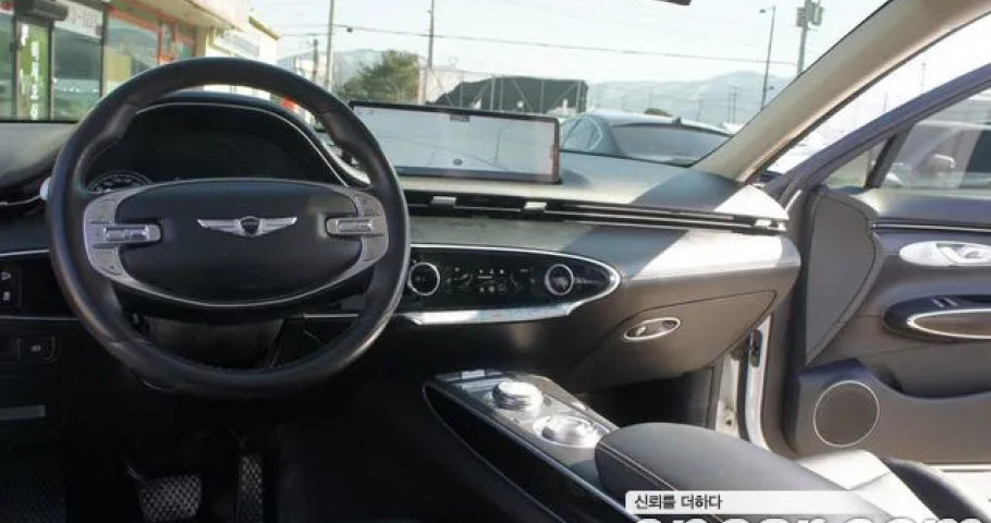 Genesis Gv70 
