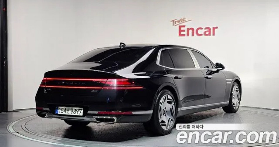 Genesis G90 