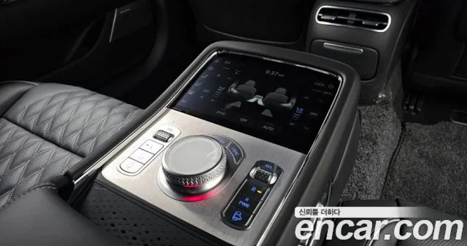 Genesis G90 