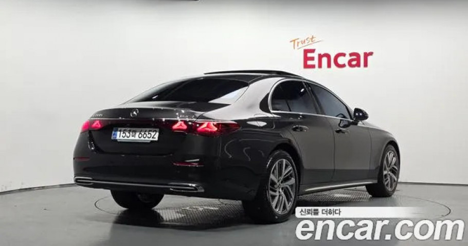 Mercedes-Benz E-Class 