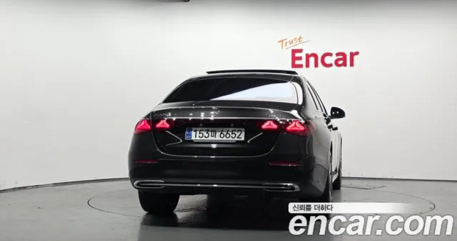 Mercedes-Benz E-Class 