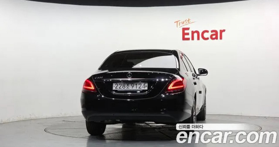 Mercedes-Benz C-Class 