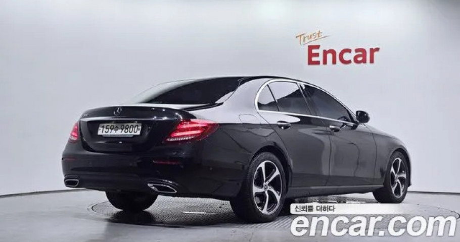 Mercedes-Benz E-Class 