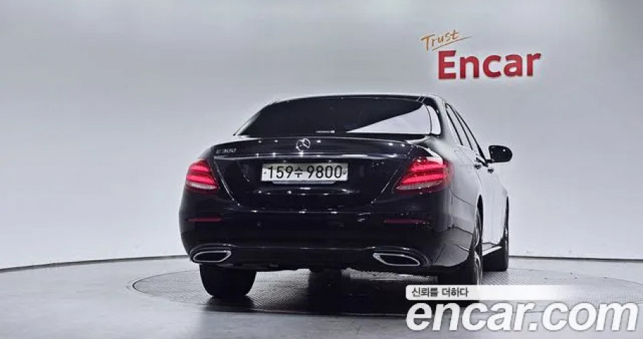 Mercedes-Benz E-Class 