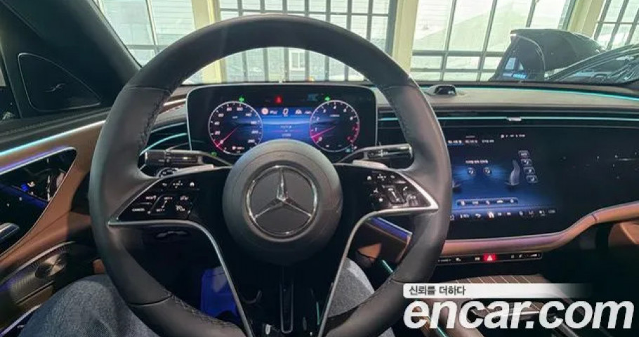 Mercedes-Benz E-Class 