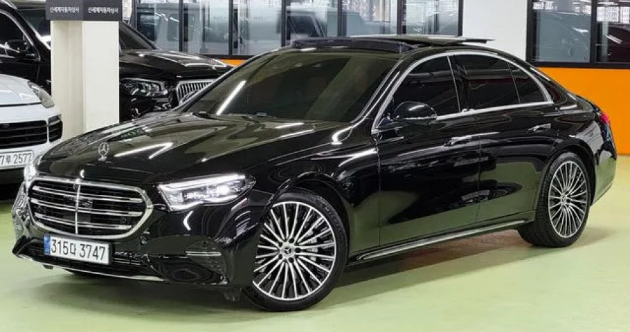 Mercedes-Benz E-Class 