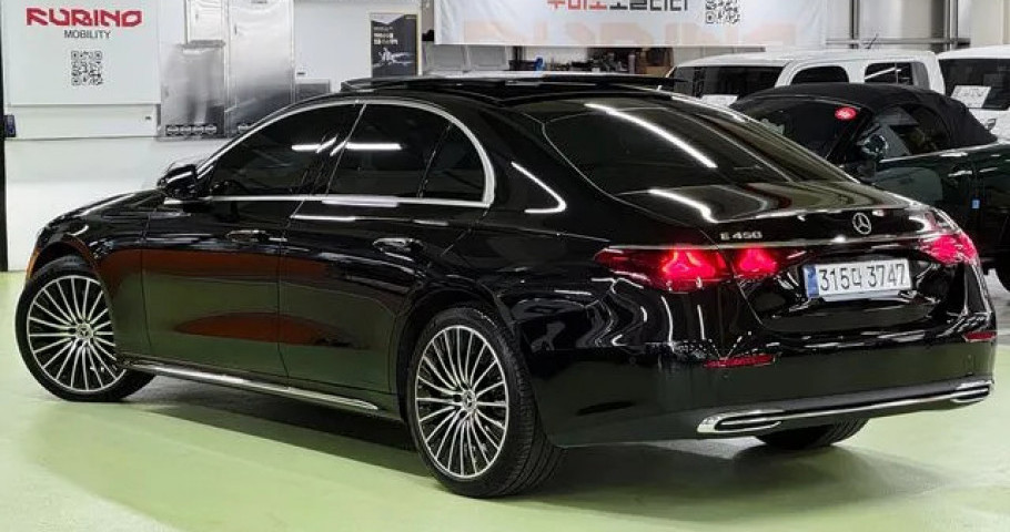Mercedes-Benz E-Class 