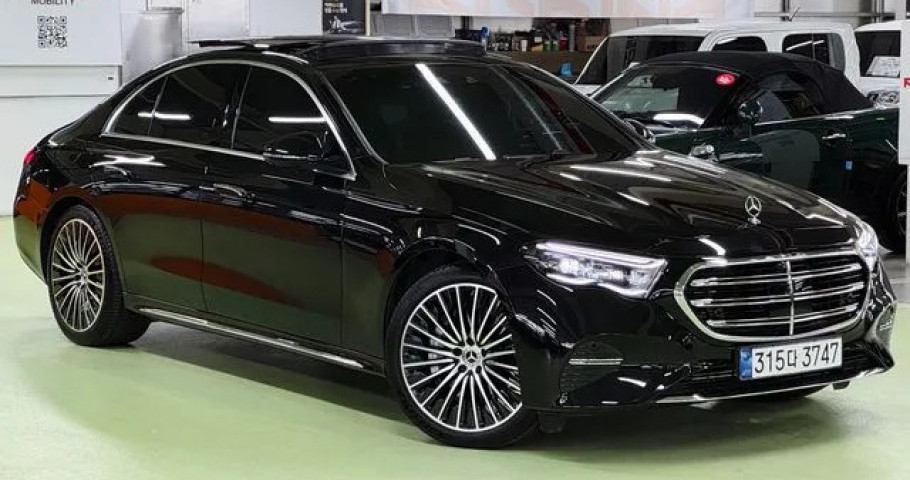 Mercedes-Benz E-Class 