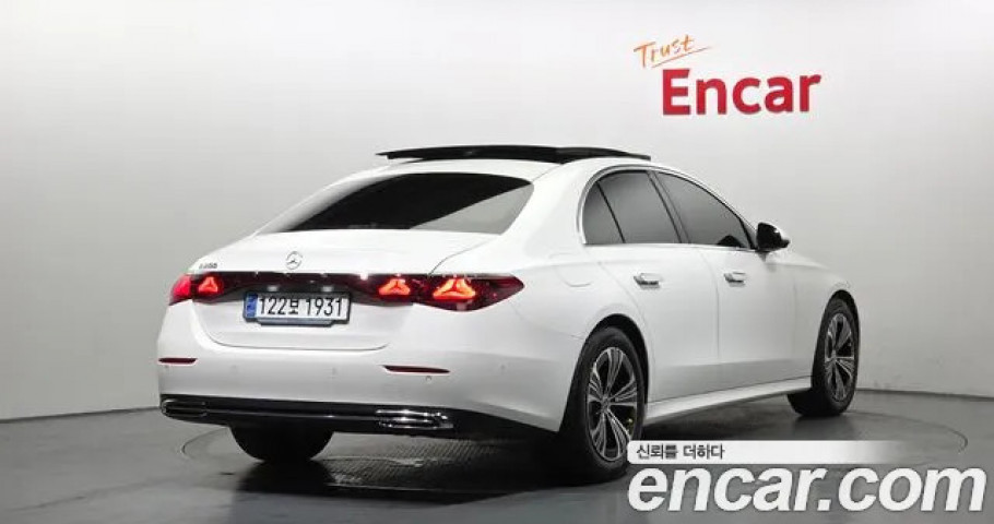 Mercedes-Benz E-Class 